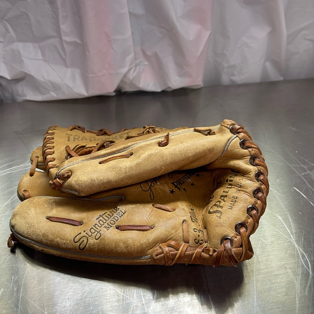 Spaulding ball glove 42-812